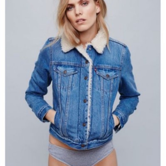 ✨SOLD✨ Levi’s Sherpa Trucker Jacket - Picture 3 of 5